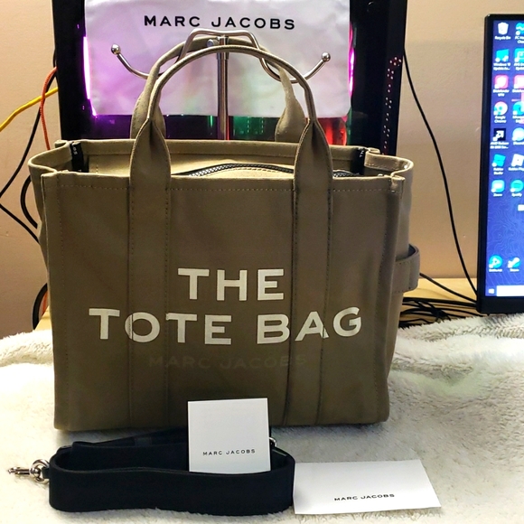 Marc Jacobs Handbags - ❣Marc Jacobs The Tote Bag❣